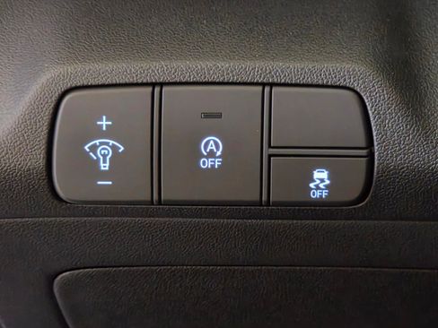 Used 2026 Hyundai Elantra SE FWD image 32