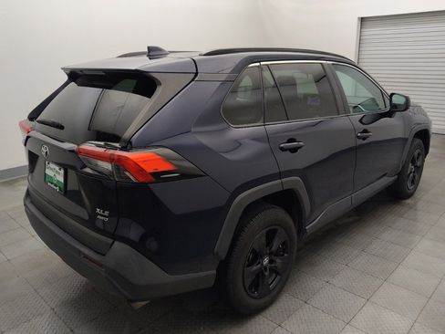 Used 2020 Toyota RAV4 XLE AWD/4WD image 9