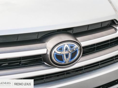 Used 2019 Toyota Highlander LE image 11
