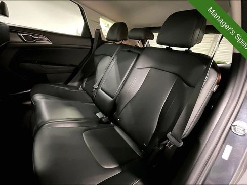 Used 2024 Kia Sportage EX FWD image 32