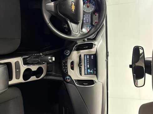 Used 2017 Chevrolet Cruze LS FWD image 25