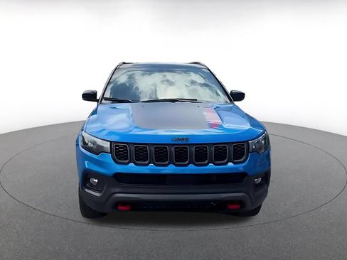 Used 2025 Jeep Compass Trailhawk AWD/4WD image 5