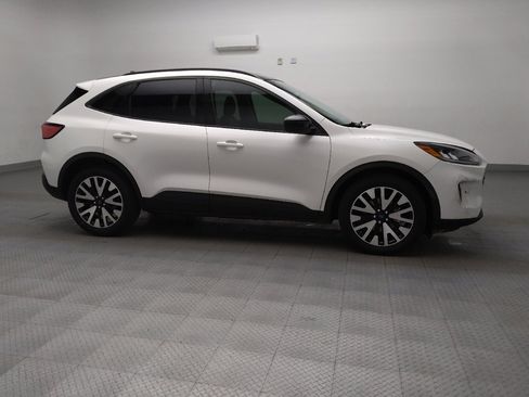 Used 2020 Ford Escape SE Sport image 11