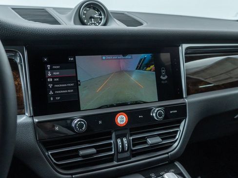 New 2026 Porsche Macan AWD/4WD image 18
