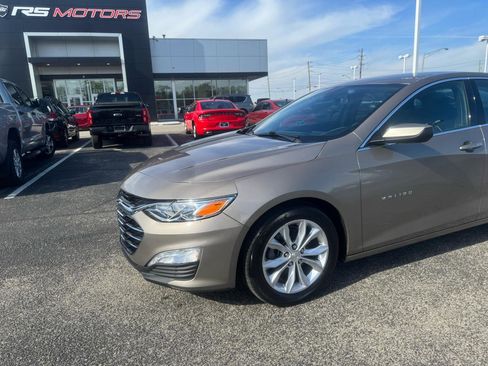 Used 2023 Chevrolet Malibu LT w/ Driver Confidence Package FWD image 3