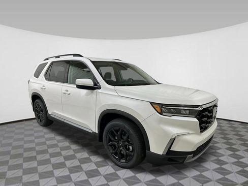 New 2025 Honda Pilot Touring image 7