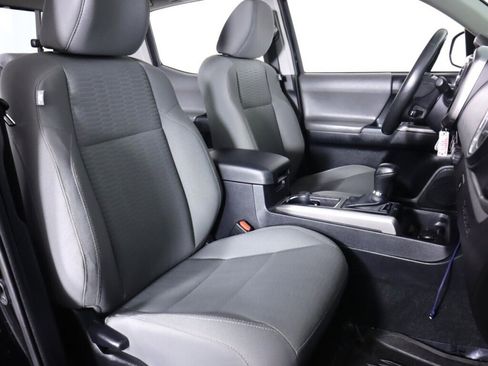 Used 2016 Toyota Tacoma SR5 w/ SR5 Appearance Package (SN) image 41