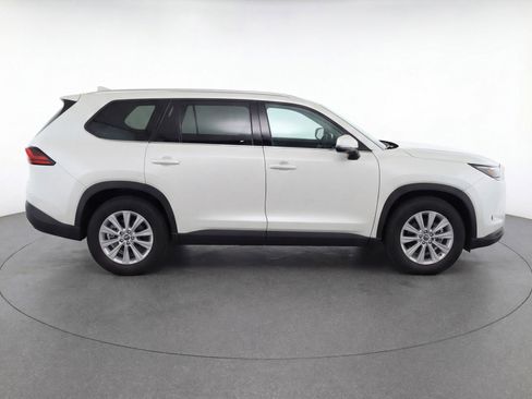Used 2024 Toyota Grand Highlander AWD image 11