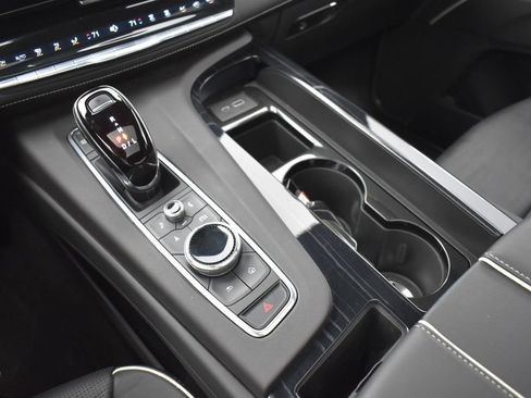 Used 2022 Cadillac Escalade Sport w/ Touring Package AWD/4WD image 19