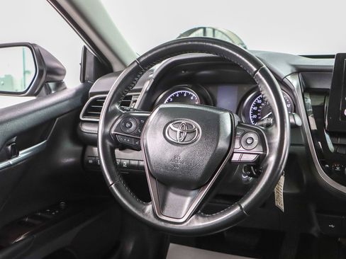 Used 2024 Toyota Camry SE image 12