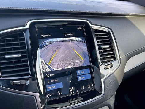 Used 2022 Volvo XC90 T8 R-Design w/ Advanced Package image 21