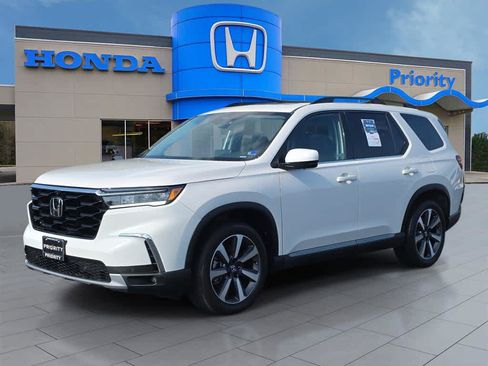 Certified 2025 Honda Pilot Elite image 1