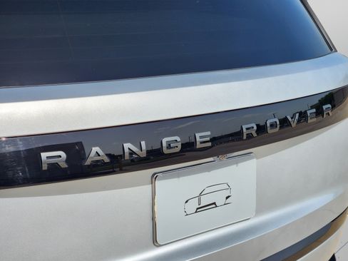 Certified 2025 Land Rover Range Rover SE AWD/4WD image 35