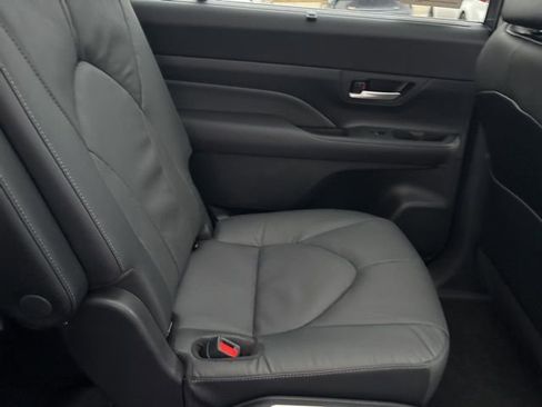 New 2026 Toyota Grand Highlander Limited image 38