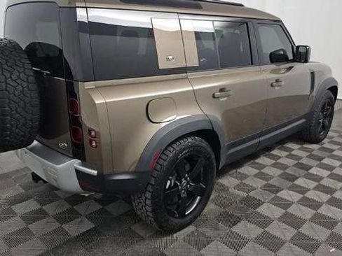 Used 2023 Land Rover Defender 110 SE AWD/4WD image 2