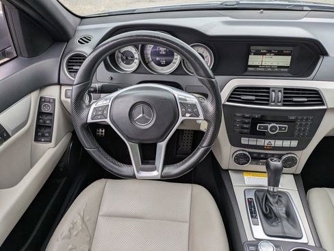 Used 2014 Mercedes-Benz C 250 Sedan image 17