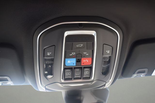 New 2026 Jeep Grand Cherokee Limited w/ Limited Altitude Package AWD/4WD image 28