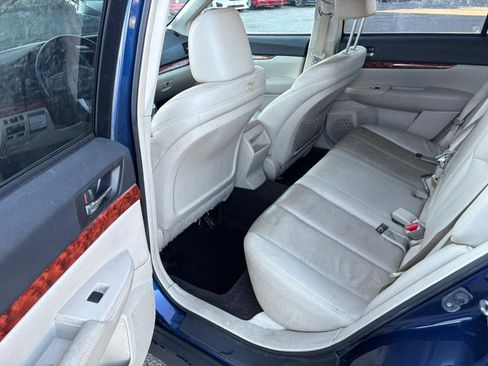 Used 2010 Subaru Outback 2.5i Limited image 6