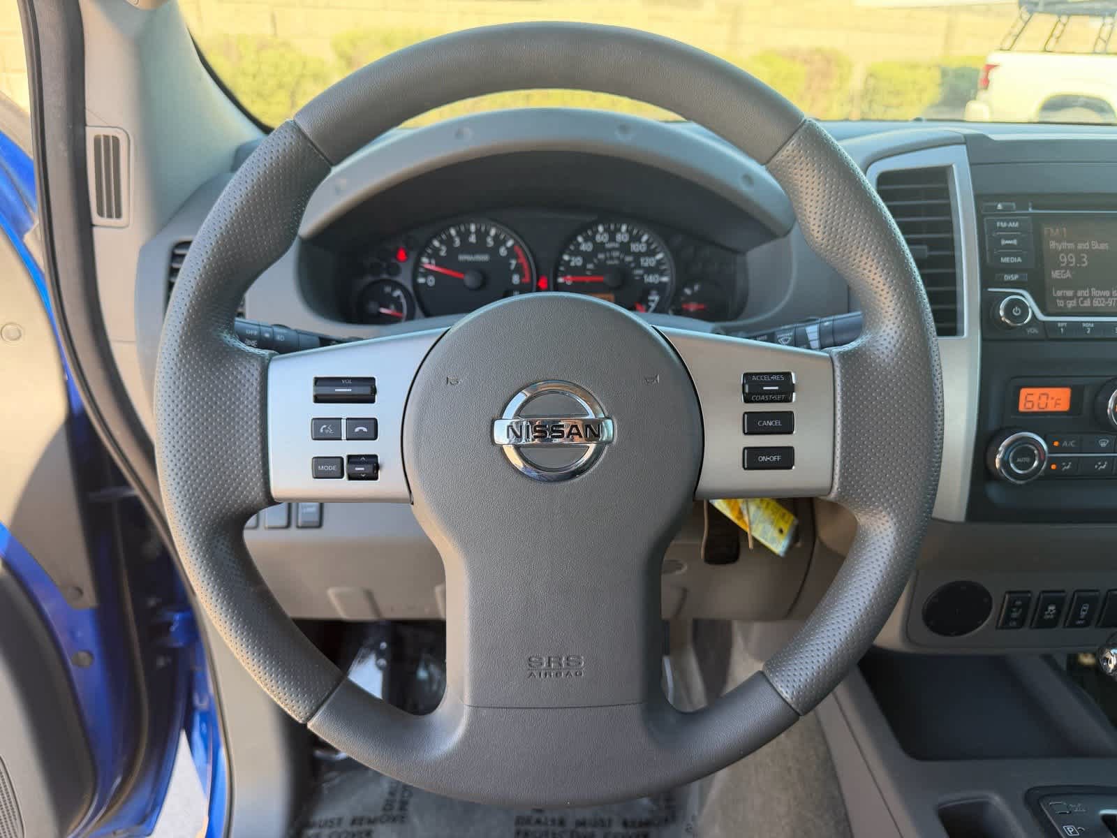 Used 2015 Nissan Frontier SV w/ SV Value Truck Package RWD image 12