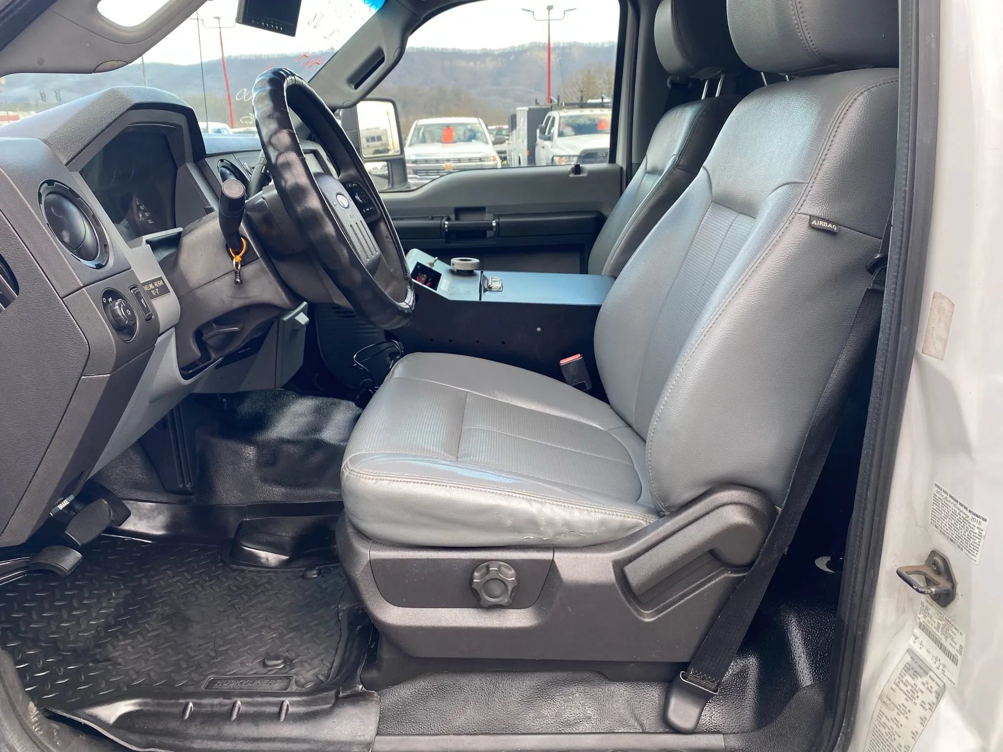Used 2016 Ford F550 4x4 Regular Cab Super Duty image 10