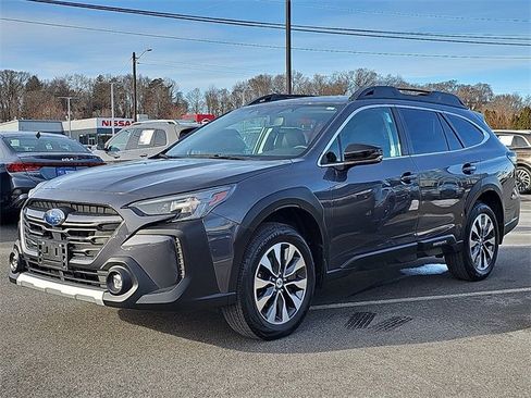 Used 2023 Subaru Outback Limited image 3