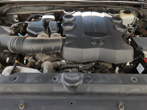 Used 2016 Toyota 4Runner SR5 AWD/4WD image 30