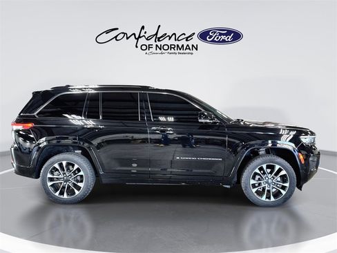 Used 2022 Jeep Grand Cherokee Overland w/ Advanced Protech Group III image 10