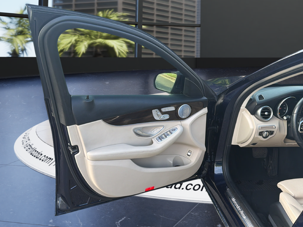 Used 2020 Mercedes-Benz C 300 Sedan image 22