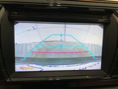 Used 2016 Toyota Corolla LE image 21