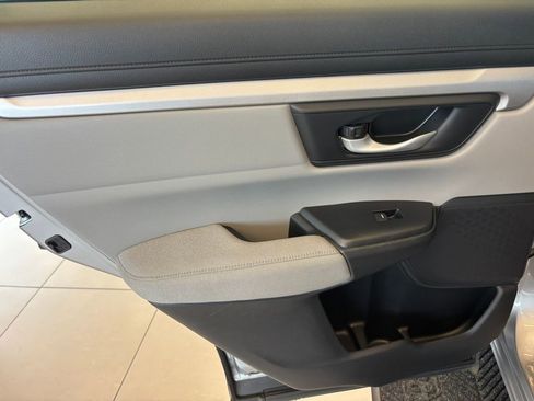 Used 2018 Honda CR-V LX image 25
