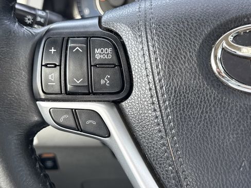 Used 2020 Toyota Sienna XLE Premium image 25