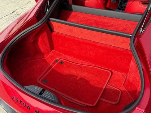 Used 2023 Aston Martin V8 Vantage Coupe image 40