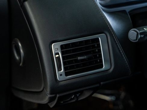 Used 2011 Aston Martin DB9 Coupe image 33