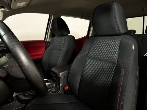 Certified 2022 Toyota Tacoma SR5 image 13