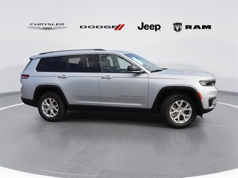 New 2024 Jeep Grand Cherokee L Limited w/ Luxury Tech Group II image 2