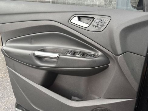 Used 2019 Ford Escape Titanium FWD image 15