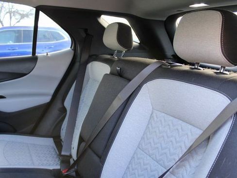 Used 2022 Chevrolet Equinox LT w/ Driver Convenience Package image 17
