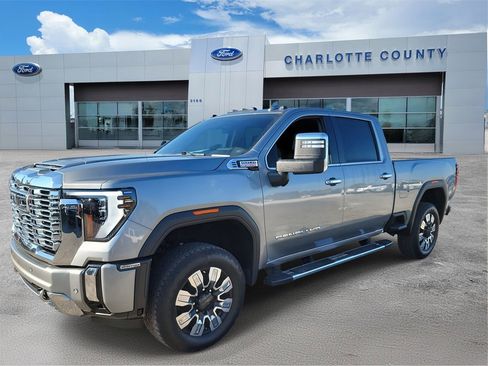 Used 2025 GMC Sierra 2500 Denali w/ Technology Package image 2