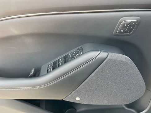 Used 2021 Ford Mustang Mach-E Premium image 12