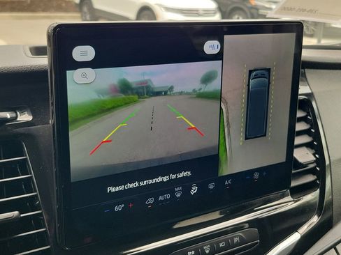 Used 2023 Ford Transit 350 XLT image 29