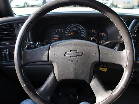 Used 2003 Chevrolet Silverado 2500 LS w/ Snow Plow Prep Package AWD/4WD image 16