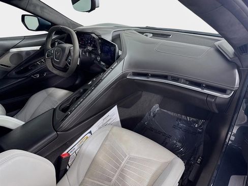 Used 2021 Chevrolet Corvette Stingray Premium Conv w/ Z51 Performance Package image 24