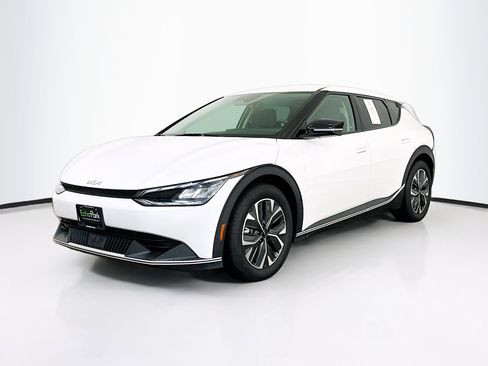 Used 2024 Kia EV6 Light AWD/4WD image 3