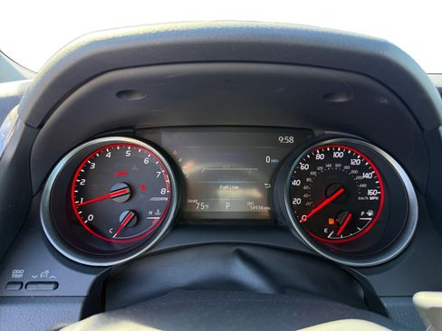 Used 2024 Toyota Camry XSE FWD image 11