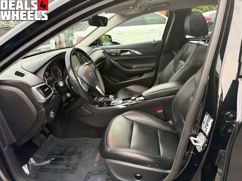 Used 2018 INFINITI QX30 Premium w/ Navigation Package AWD/4WD image 10