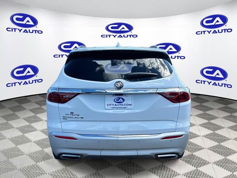 Used 2024 Buick Enclave Premium image 5