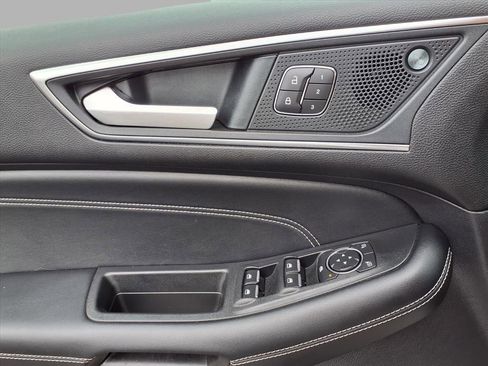 Used 2022 Ford Edge Titanium image 18