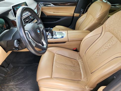 Used 2022 BMW 740i w/ Premium Package RWD image 14