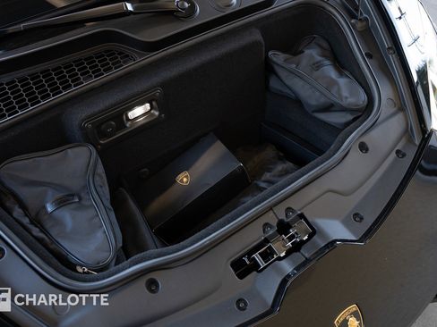 Used 2024 Lamborghini Huracan Tecnica image 34