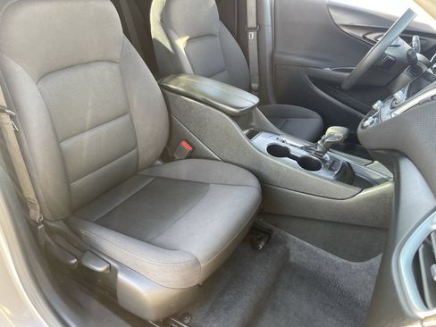 Used 2024 Chevrolet Malibu LT FWD image 11